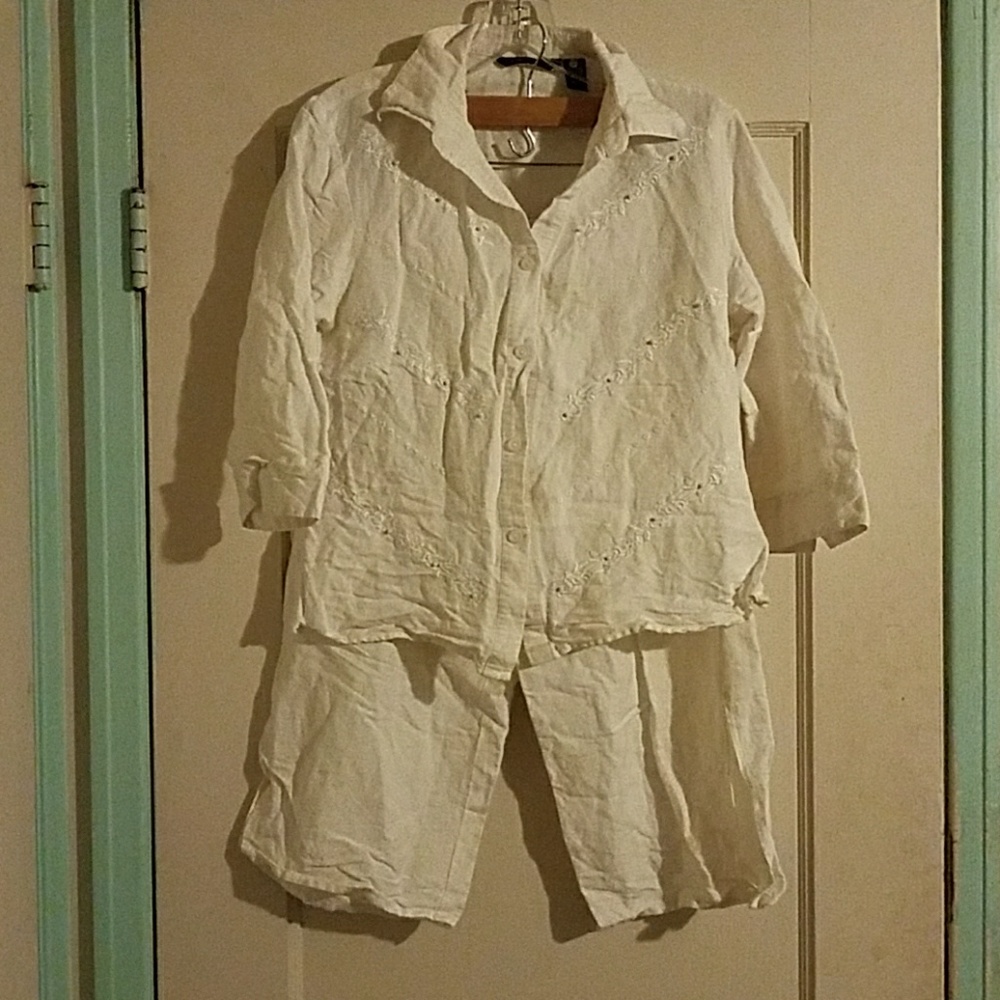 Sherry Taylor White cropped pant suit